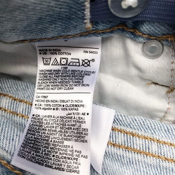 Old Navy light wash distressed denim shorts EUC 6Y - Picture 4 of 5